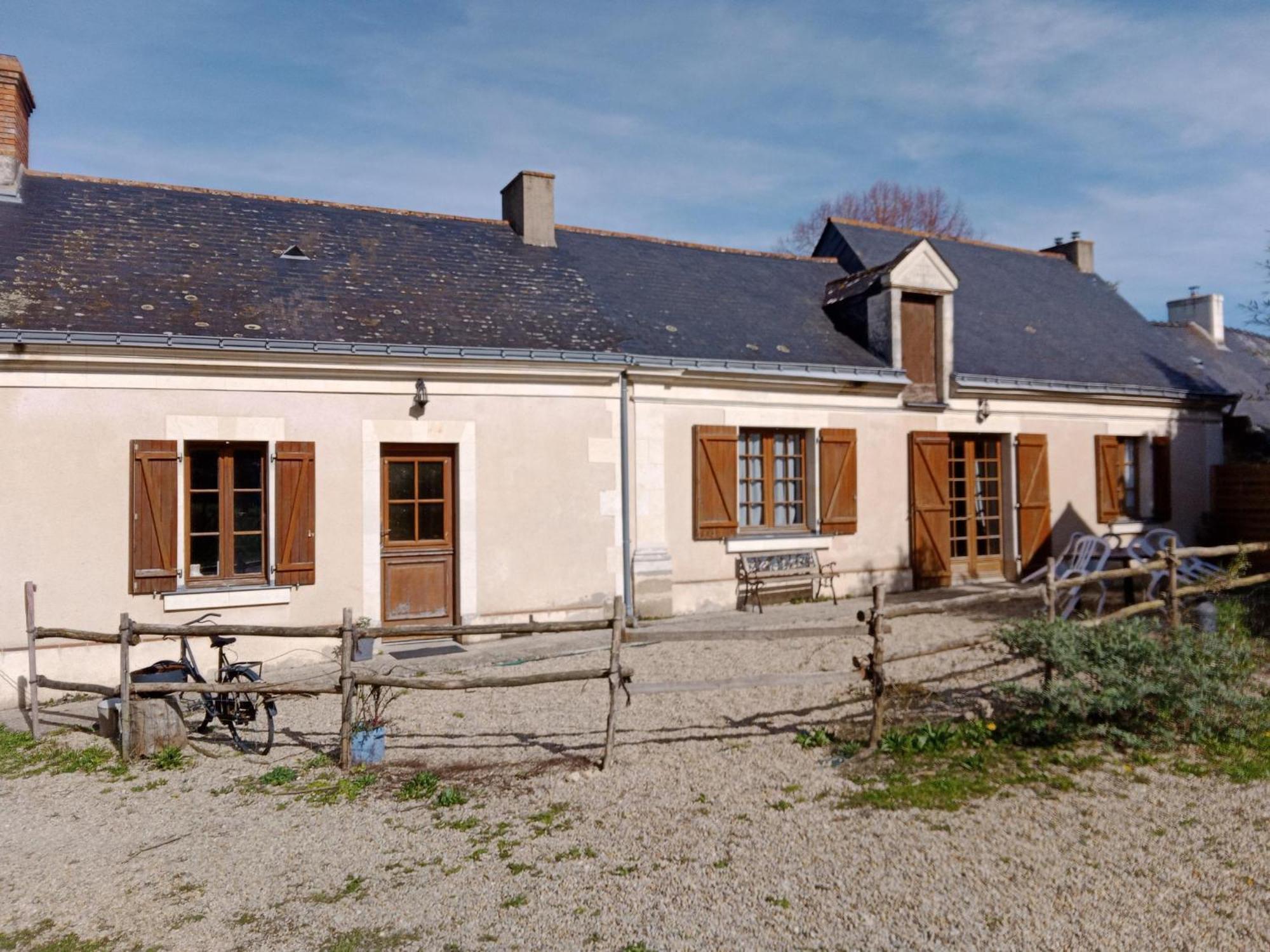 L'Ecole Buissonniere Villa Noyant-la-Plaine Exterior photo
